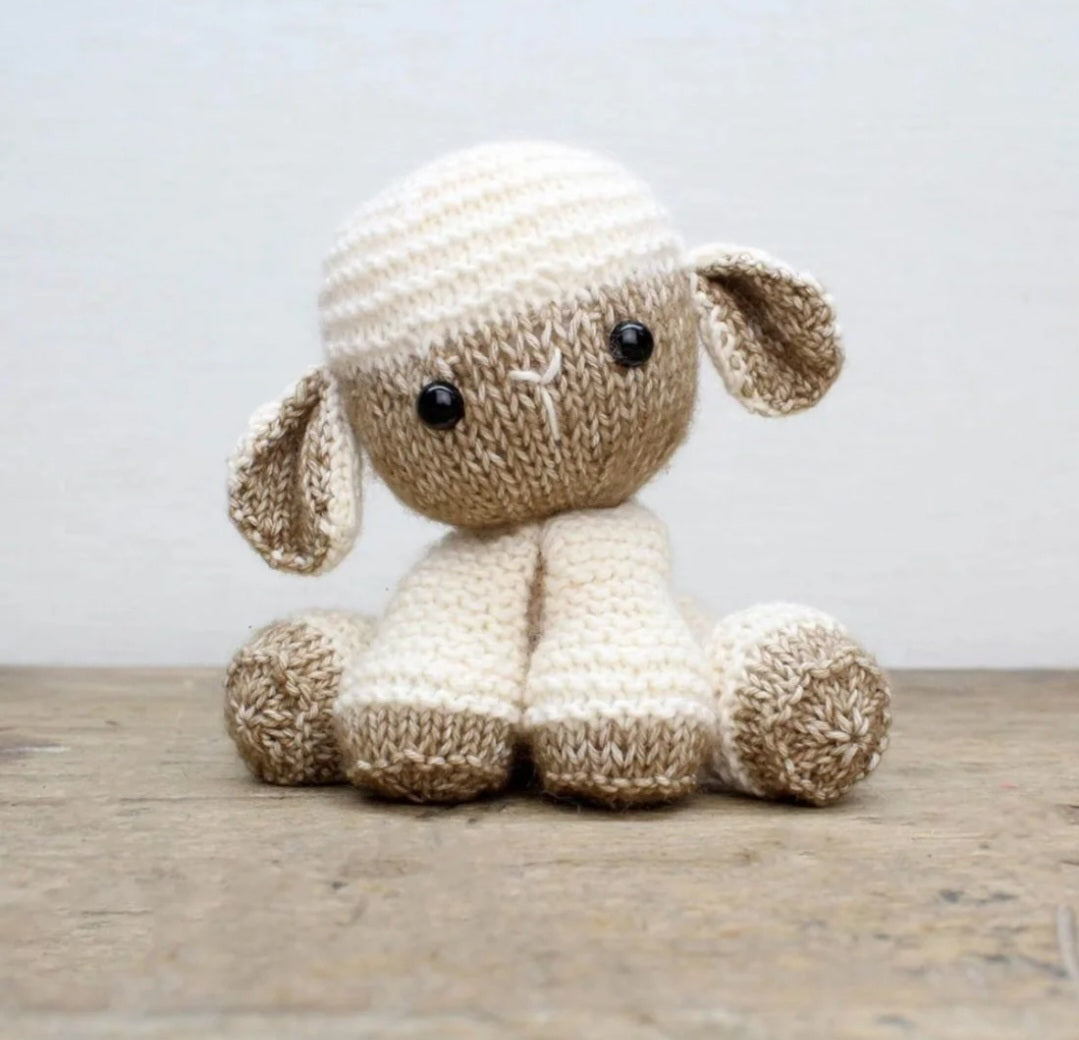 Kit crochet mouton Lore l'agneau